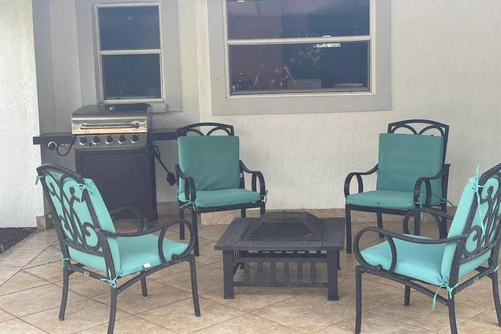 Cheerfull 4/Bed/ 3 Bath / Pool / Best Location North North Naples المظهر الخارجي الصورة